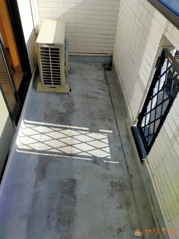 バルコニー　トイレ