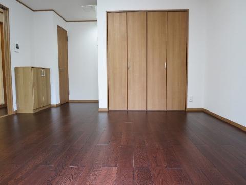 居室・リビング　室内