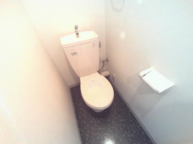 トイレ　ウォシュレットが設備で付くトイレ
