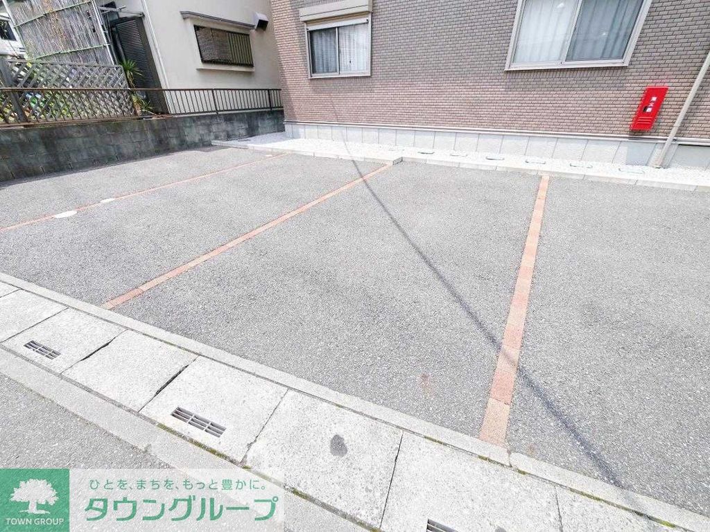 駐車場　駐車場