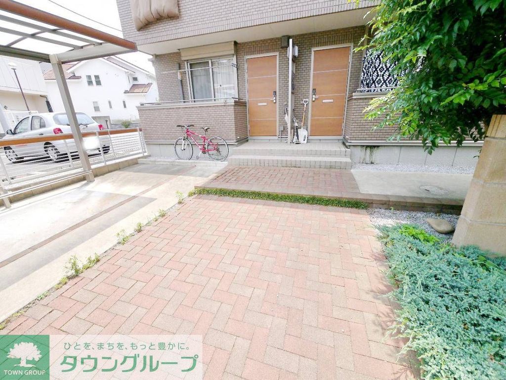 エントランス　駐車場