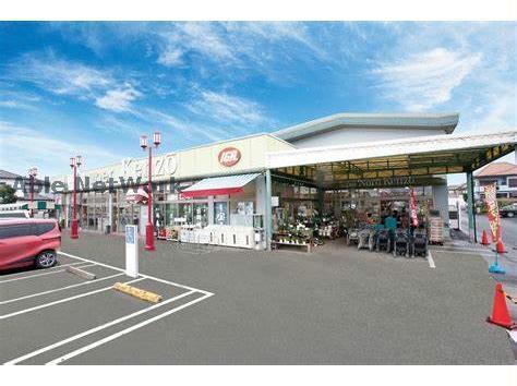 スーパー　スーパーケンゾーKAZOケンゾー店（スーパー）まで826m