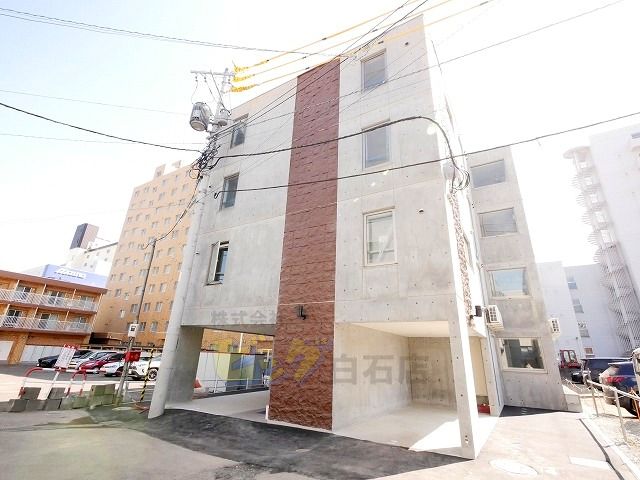 建物外観　都市ガス＆ネット無料採用のマンションです♪