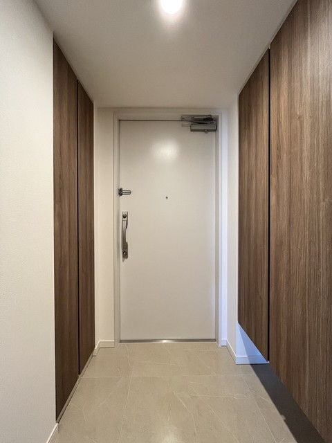 玄関　※写真は同タイプ住戸です。
