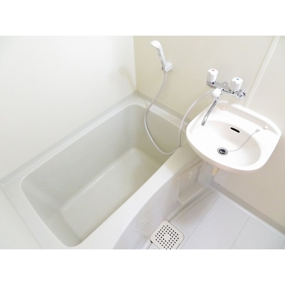 バス・シャワールーム　ゆったり過ごせるお風呂です