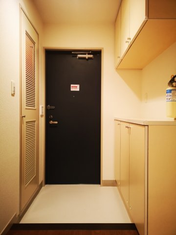 玄関　弊社は都内全域の物件が仲介手数料最大無料でご案内可能！