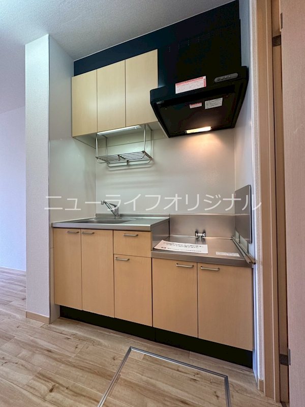 キッチン　コンロは設置幅・ガスの種別を確認の上、ご用意下さい。