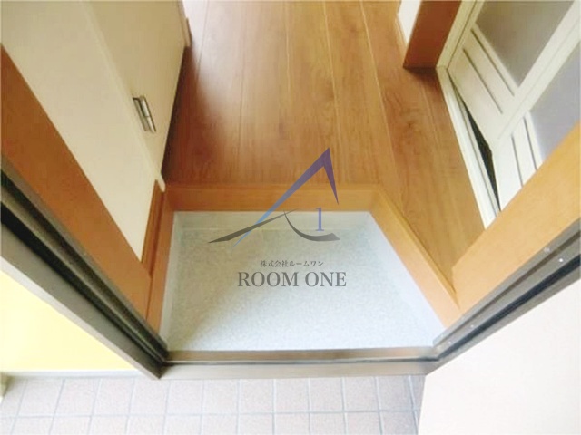 玄関　玄関です。