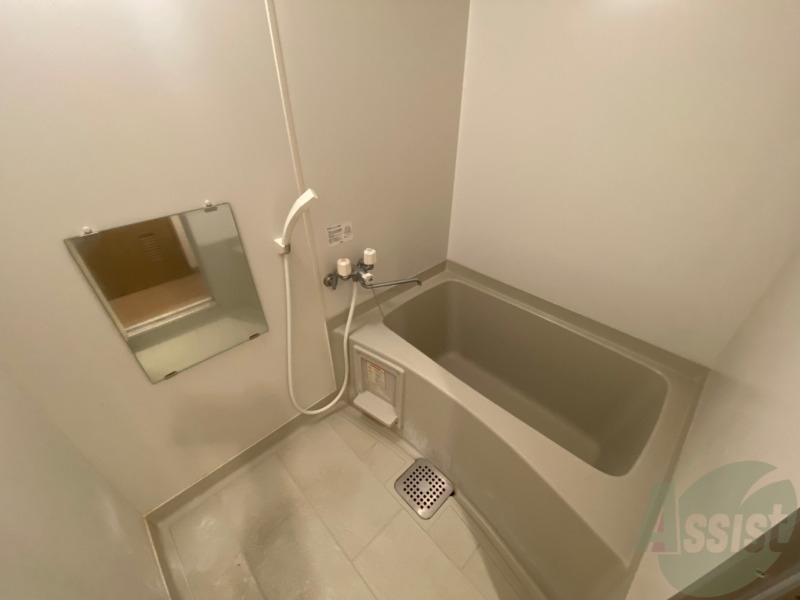 バス・シャワールーム　お風呂になります。一日の疲れを癒してくださいね。