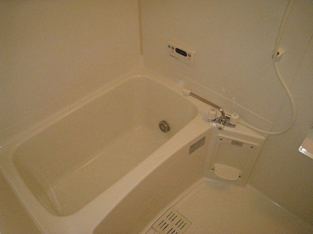 バス・シャワールーム　ゆったり過ごせるお風呂です