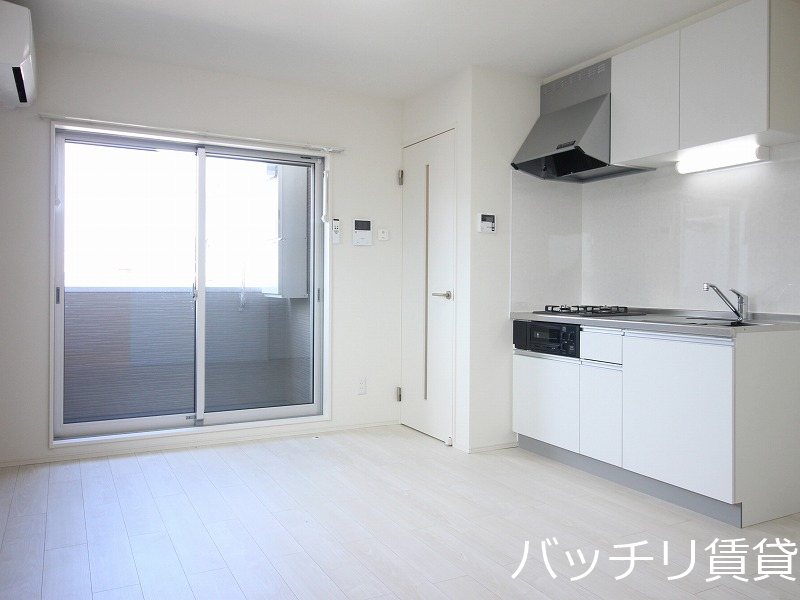 居室・リビング　別号室タイプの為、現状を優先致します。