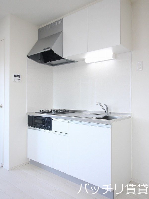 キッチン　別号室タイプの為、現状を優先致します。