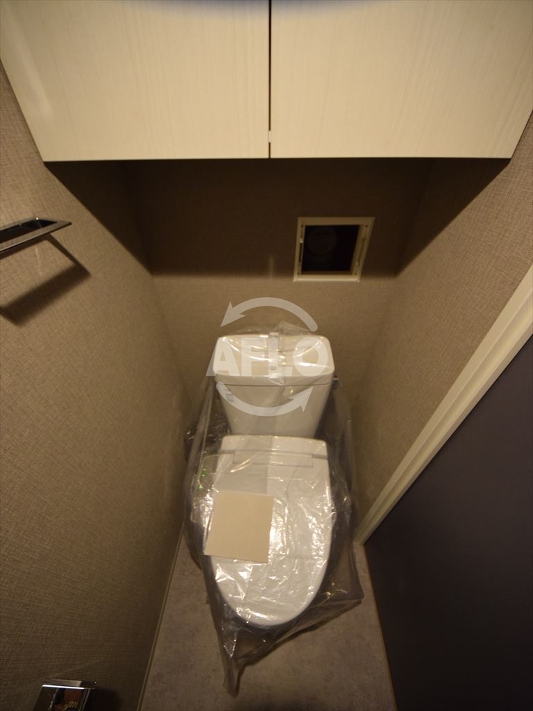 トイレ　コンフォリア北堀江一丁目　温水洗浄便座