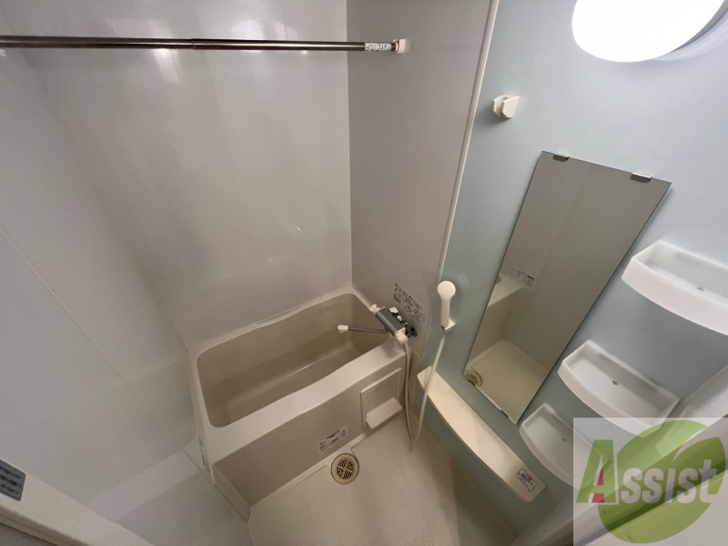 バス・シャワールーム　疲れを癒すには湯船でゆっくりするのが良いですよ。