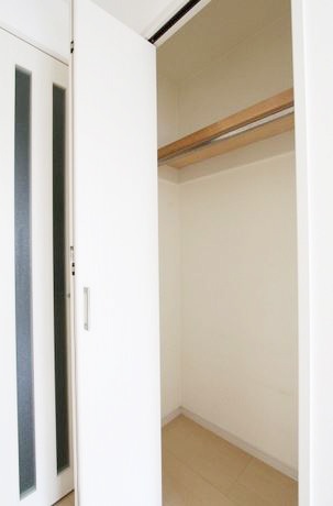 収納　★ハンガーラック付き、上部収納も有り★