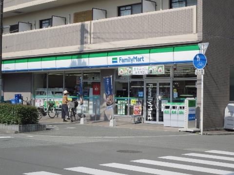 その他　ファミリーマート吹田内本町店（その他）まで677m