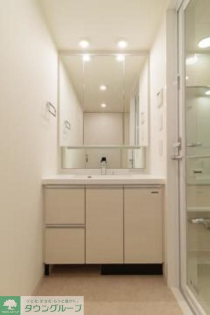 洗面設備　※写真は同タイプ住戸です。