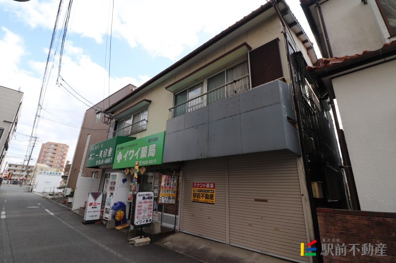 建物外観　2階建ての物件