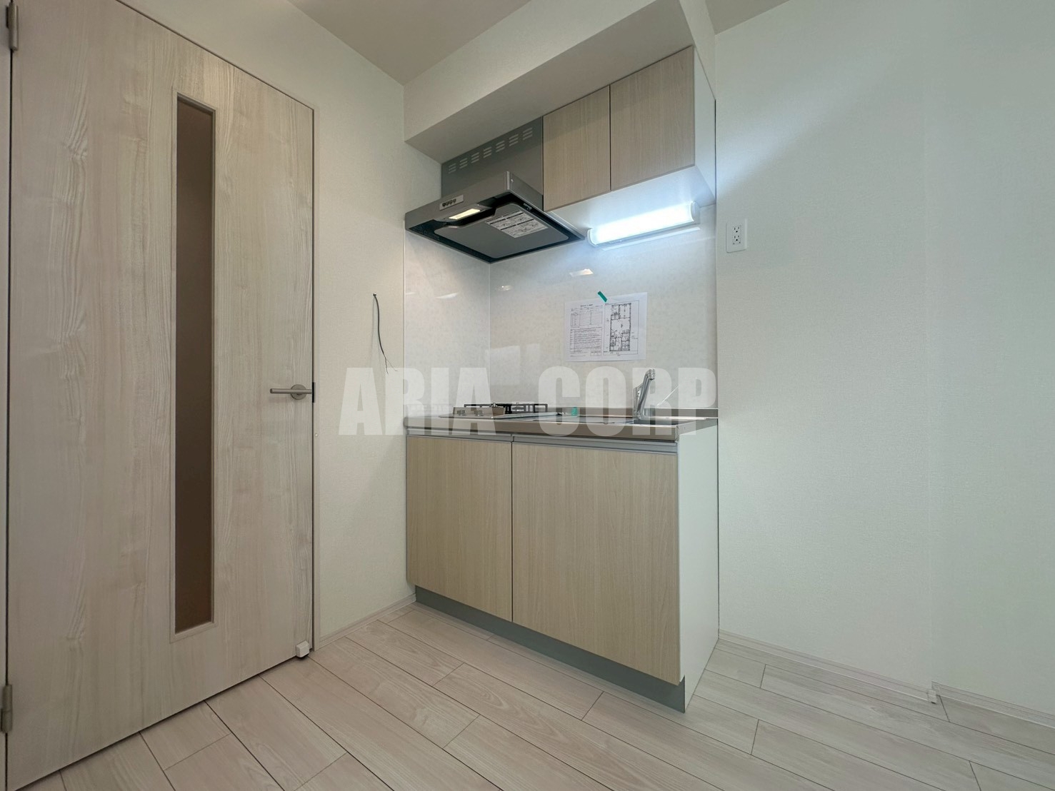 キッチン　システムキッチン・冷蔵庫スペースもしっかりございます！