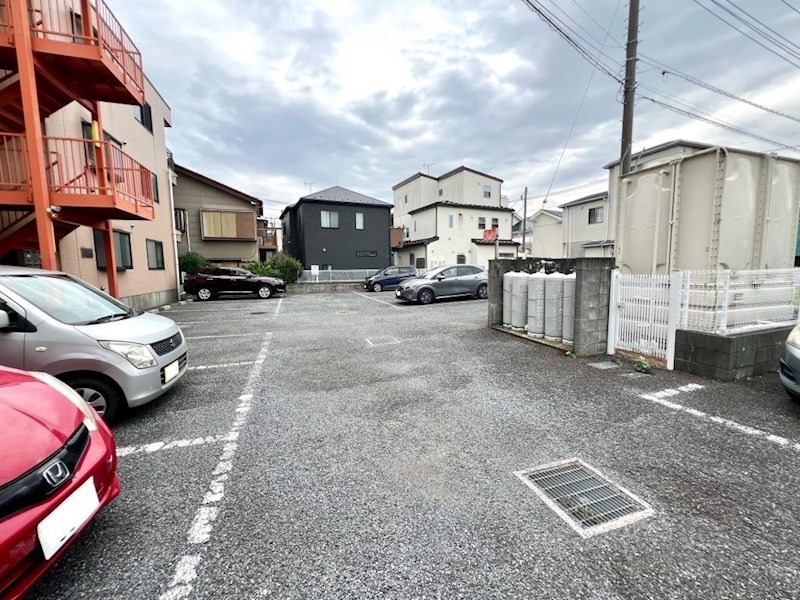 駐車場　敷地内駐車場（空き要確認）