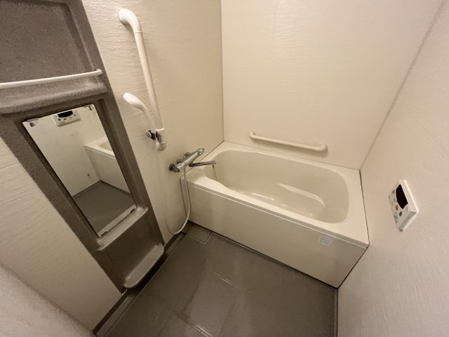 バス・シャワールーム　落ち着く空間のバスルーム♪