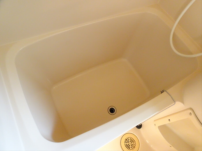 バス・シャワールーム　落ち着いた空間のお風呂です