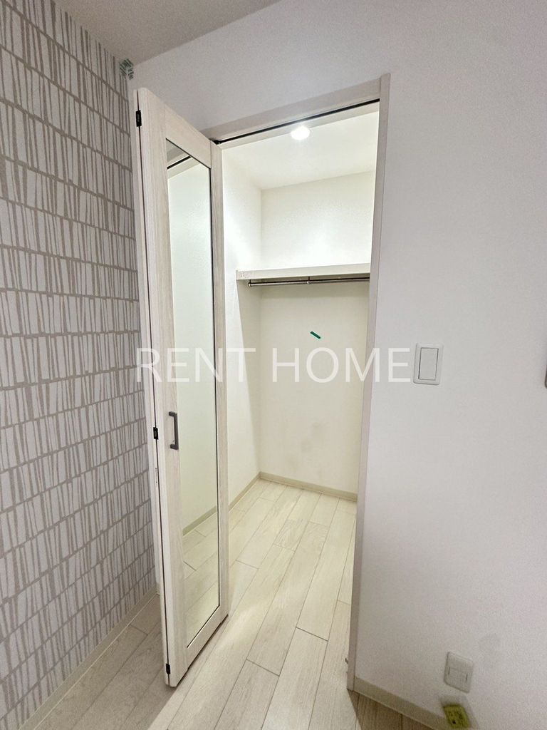 収納　別タイプのお部屋の写真です