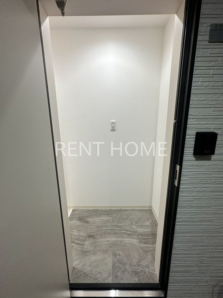 玄関　別タイプのお部屋の写真です