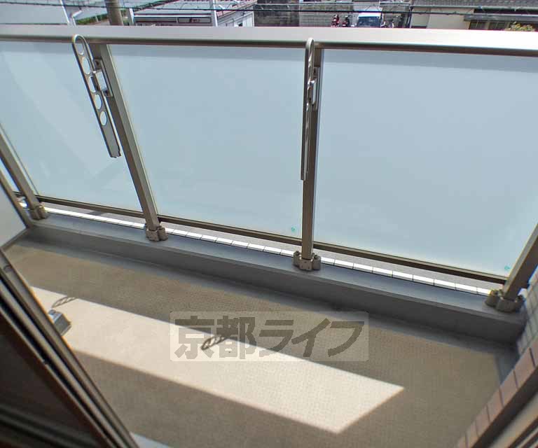 バルコニー　南向きの明るいバルコニーです。