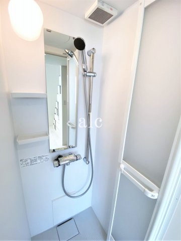 バス・シャワールーム　落ち着いた空間のシャワールームです