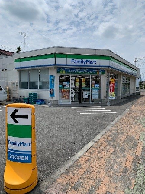 コンビニ　ファミリーマートあきる野睦橋通（コンビニ）まで29m