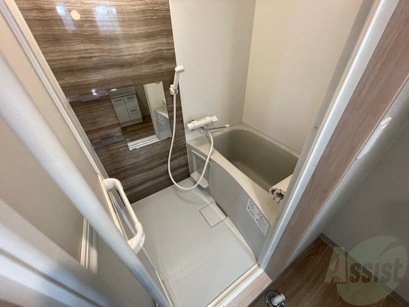 バス・シャワールーム　お風呂になります。一日の疲れを癒してくださいね。