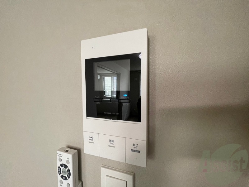 セキュリティ　ＴＶモニター付インターホンです。来客者の顔が見えるので安心！