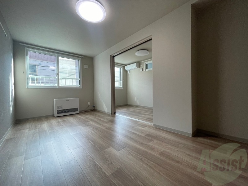 居室・リビング　広くてきれいなリビングです！快適に過ごせそうですね。