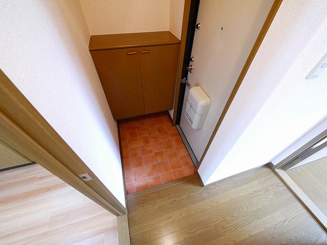 玄関　収納もある玄関です