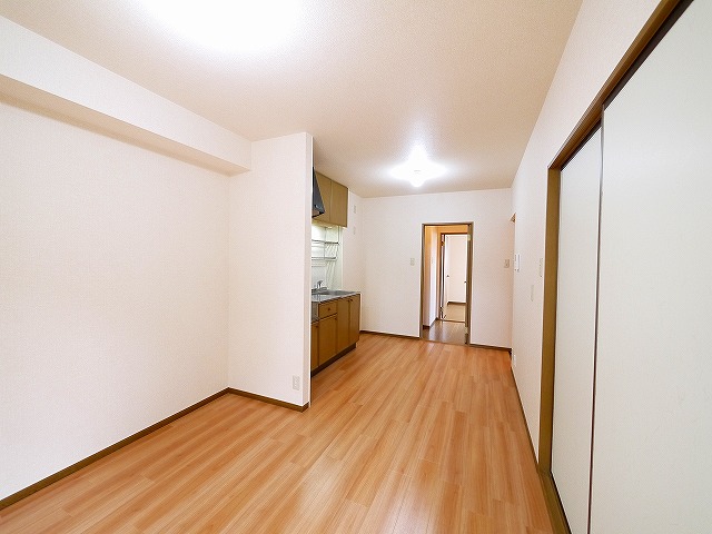 居室・リビング　ゆったり過ごせる居間です