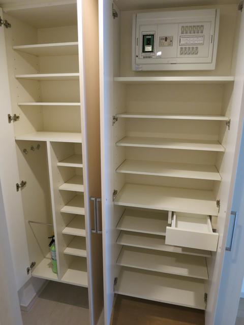 玄関　自転車置き場