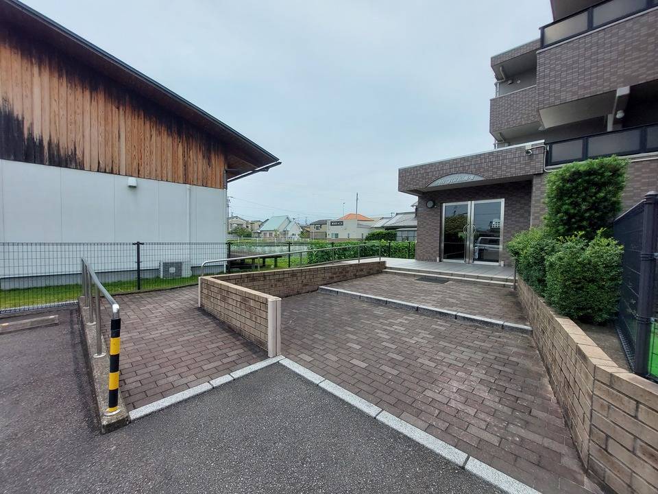 エントランス　アプローチ