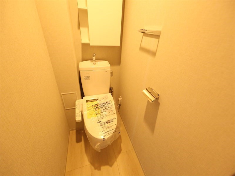 トイレ　温水洗浄暖房便座付トイレ