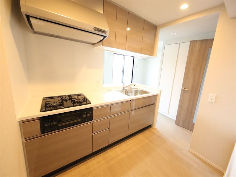 キッチン　システムキッチン（3口コンロ・グリル付）カウンターキッチン