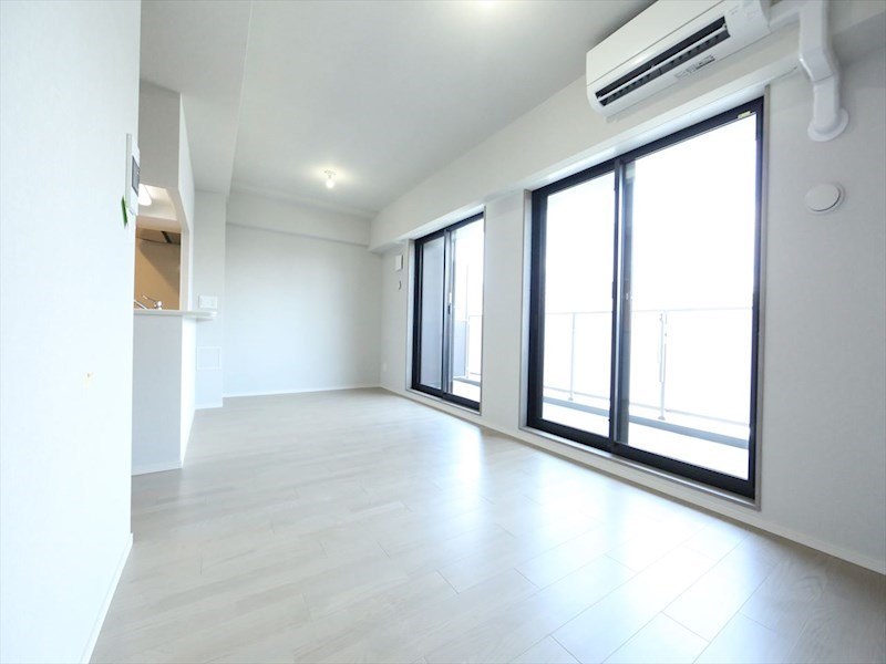 バルコニー　ＬＤＫ14.4帖　カウンターキッチン　エアコン付　バルコニー