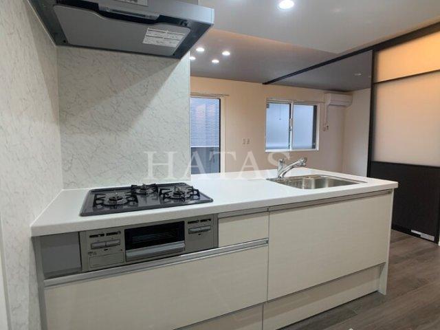 キッチン　同型タイプのお写真です。実際のお部屋とは異なります。