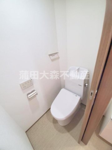 トイレ　温水洗浄便座付きのトイレ