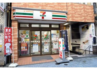 コンビニ　セブンイレブン神田駅西口通り店（コンビニ）まで82m