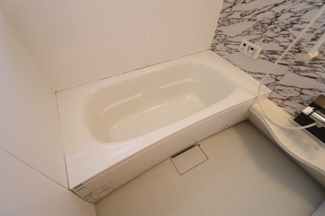 バス・シャワールーム　一坪風呂