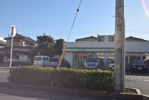 コンビニ　ファミリーマート船橋湊町店（コンビニ）まで324m