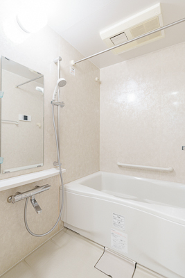 バス・シャワールーム　※別部屋の参考写真です。