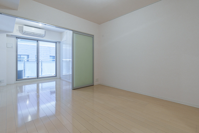 居室・リビング　※別部屋の参考写真です。