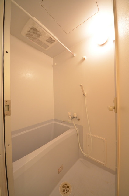 バス・シャワールーム　★ゆったりとしたバスルームで癒しのひと時を…★