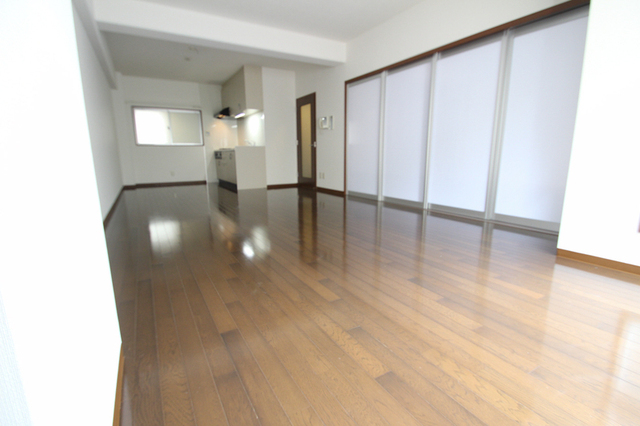 居室・リビング　１８．８帖の広々リビングです